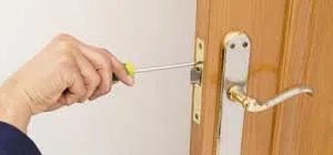 Affordable Locksmith Services Pawtucket, RI 401-249-9265 Affordable Locksmith Services Pawtucket, RI 401-249-9265 - trunk-unlock-01